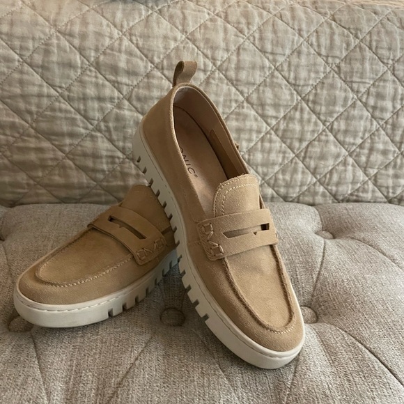 Vionic Shoes - Vionic Beige Suede Uptown Loafers